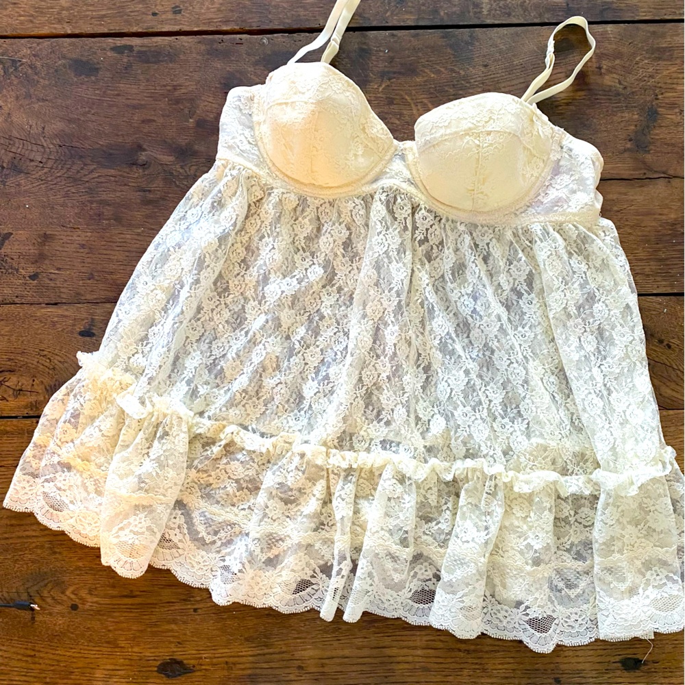 Victoria's Secret Cream Lace Chemise size 36c padded